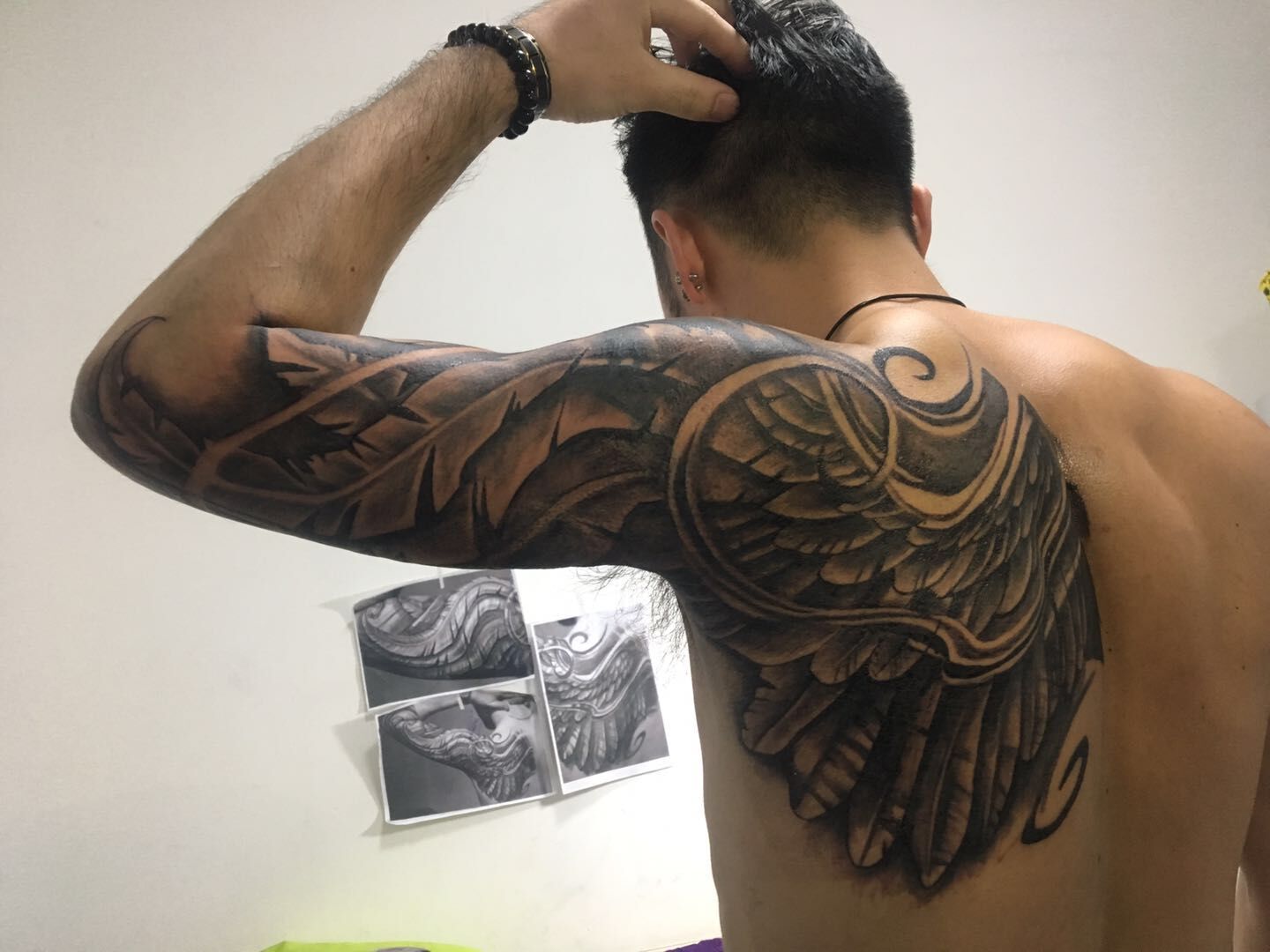 背部翅膀纹身