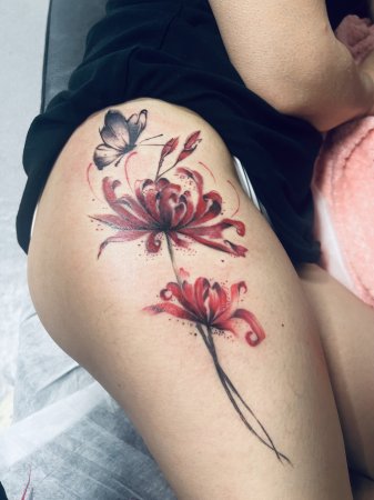 彼岸花纹身，美女纹身，臀部纹身-缩略图